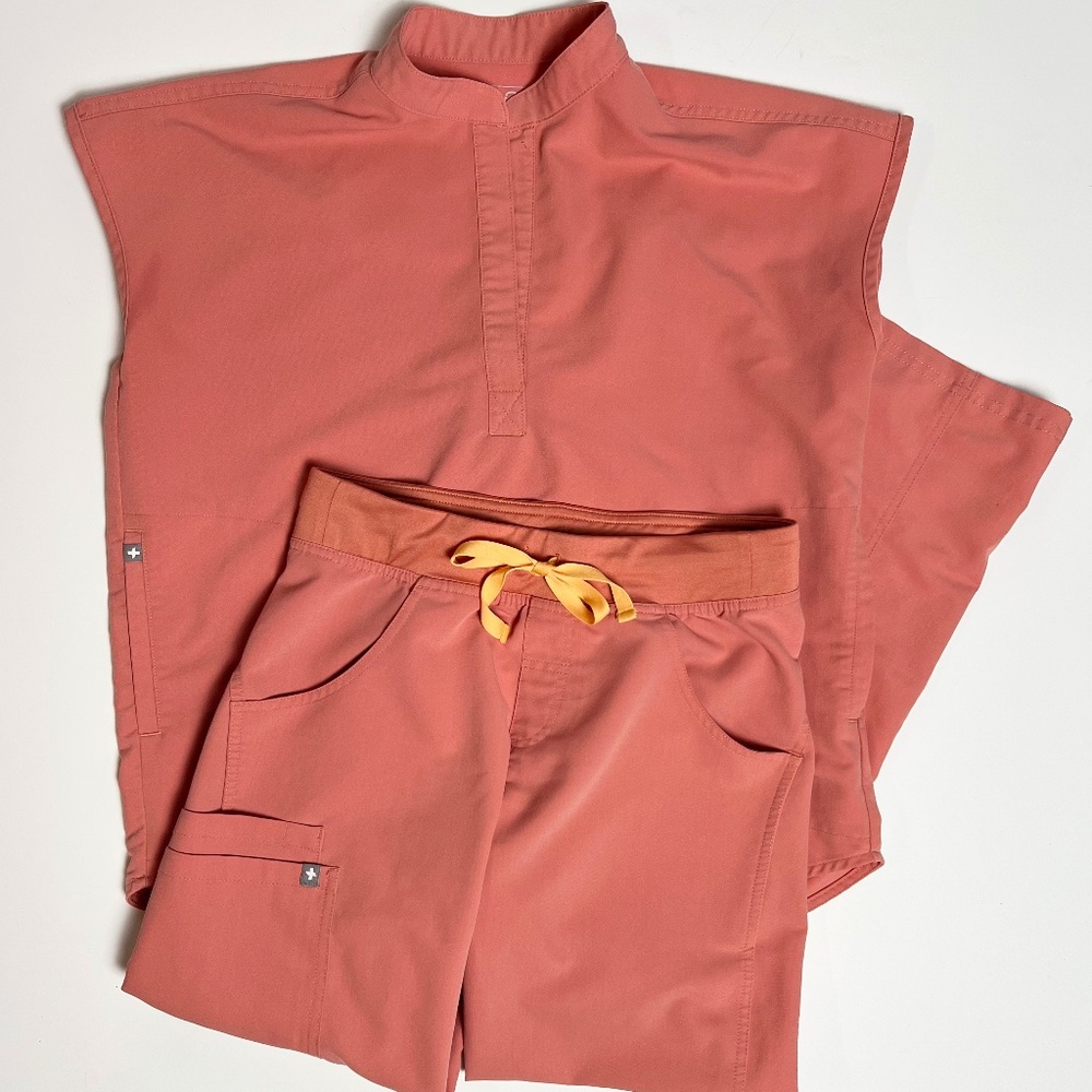 FIGS Scrubs Set - Womens Nursing Scrubs
